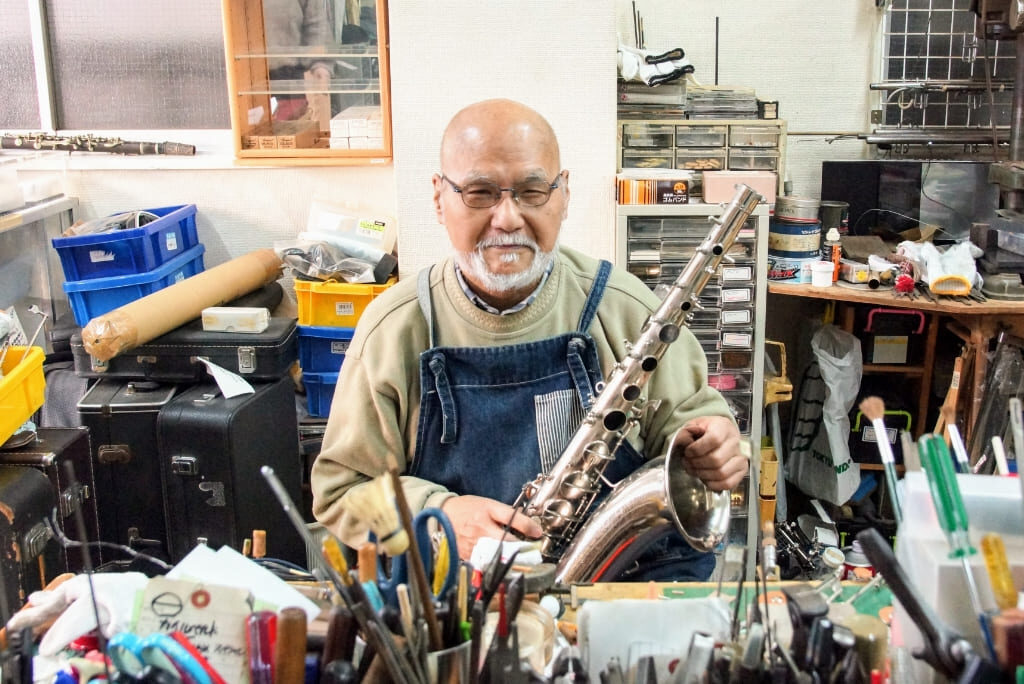楽器を直して57年。管楽器リペア職人・高橋一朗さんの仕事術 | キネヅカ